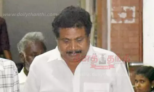 வருமானத்துக்கு அதிகமாக சொத்து குவித்த வழக்கில் தி.மு.க. முன்னாள் அமைச்சரின் மகன்கள் உள்பட 4 பேருக்கு தலா 3 ஆண்டு சிறை