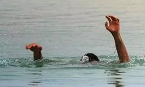 கிணற்றில் குதித்து பெண் தற்கொலை முயற்சி