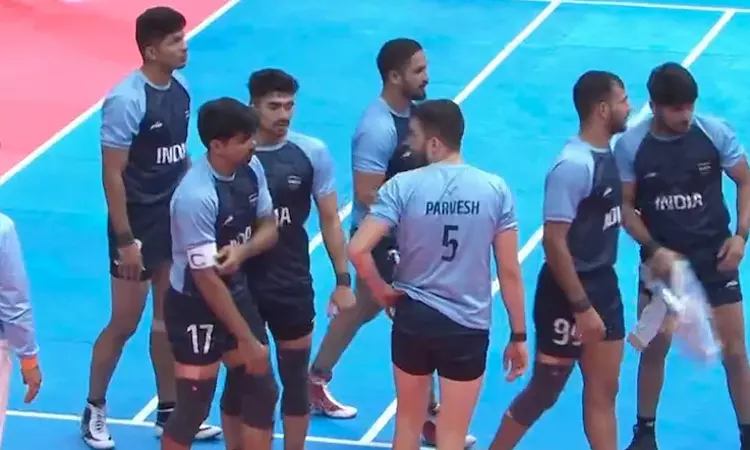 கபடி: ஜப்பான் அணியை வீழ்த்தி குருப் -ஏ பிரிவில்... ... ஆசிய விளையாட்டு - ஹாட்ரிக் தங்கம் வென்ற இந்தியா..பதக்க பட்டியலில் 4-வது இடம் கபடி: ஜப்பான் அணியை வீழ்த்தி குருப் -ஏ பிரிவில்... ... ஆசிய விளையாட்டு - ஹாட்ரிக் தங்கம் வென்ற இந்தியா..பதக்க பட்டியலில் 4-வது இடம்