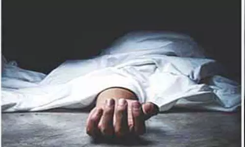 தொழிலாளி தூக்குப்போட்டு தற்கொலை