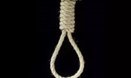 9-ம் வகுப்பு மாணவன் தூக்குப் போட்டு தற்கொலை