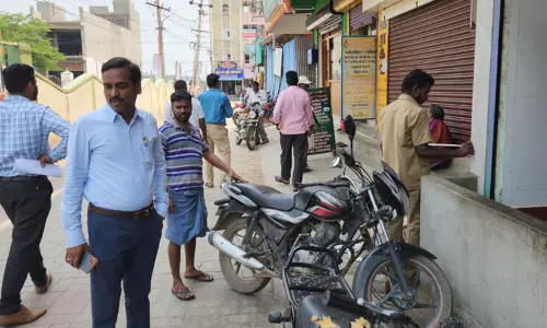 கழிவுநீர் கால்வாய் ஆக்கிரமிப்புகளை அகற்ற உத்தரவு