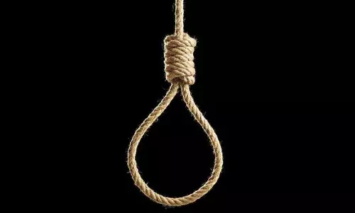 தூக்குப்போட்டு பெண் தற்கொலை