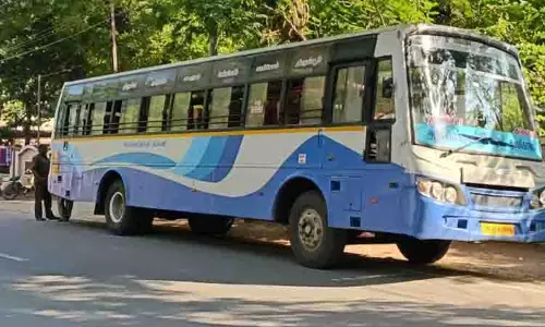 இழப்பீடு தொகை வழங்காததால் அரசு பஸ்சை ஐப்தி