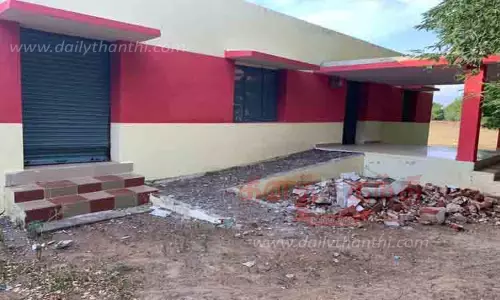 4 ஆண்டுகளாக நடக்கும் எம்.சூரக்குடி ஊராட்சி அலுவலக கட்டிட பணி விரைந்து முடிக்க கோரிக்கை