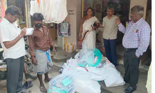 500 கிலோ பிளாஸ்டிக் பொருட்கள் பறிமுதல்