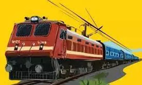 கோவை- சேலம் பயணிகள் ரெயிலை மீண்டும் இயக்க வேண்டும்் கோட்ட மேலாளருக்கு கோரிக்கை மனு