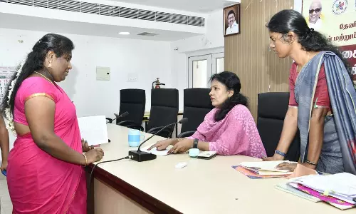 தேனியில்திருநங்கைகளுக்கான குறைதீர்க்கும் கூட்டம் தேனியில்திருநங்கைகளுக்கான குறைதீர்க்கும் கூட்டம்