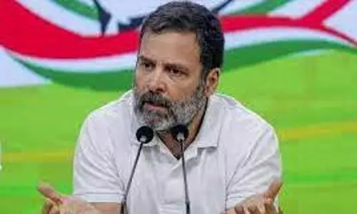 ராகுல் காந்திக்கு எதிராக போஸ்டர்: பா.ஜனதாவை கண்டித்து காங்கிரஸ் கட்சியினர் போராட்டம் ராகுல் காந்திக்கு எதிராக போஸ்டர்: பா.ஜனதாவை கண்டித்து காங்கிரஸ் கட்சியினர் போராட்டம்