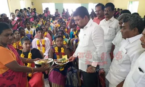 பிற மாநிலங்களுக்கு முதல்-அமைச்சர் மு.க.ஸ்டாலின் முன்னுதாரணமாக திகழ்கிறார்-நவாஸ்கனி எம்.பி. பேச்சு