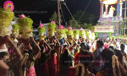 முளைப்பாரி எடுத்து பெண்கள் ஊர்வலம் முளைப்பாரி எடுத்து பெண்கள் ஊர்வலம்