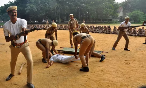 2-ம் நிலை பெண் காவலர்களுக்கு பயிற்சி 2-ம் நிலை பெண் காவலர்களுக்கு பயிற்சி