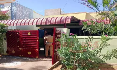 ஆசிரியை வீட்டில் 70 பவுன் நகை கொள்ளை ஆசிரியை வீட்டில் 70 பவுன் நகை கொள்ளை