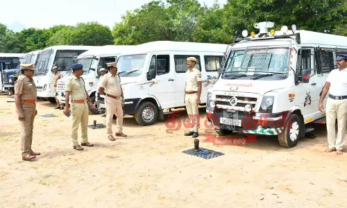 காவல்துறை வாகனங்களின் பராமரிப்பு குறித்த மாதாந்திர ஆய்வு