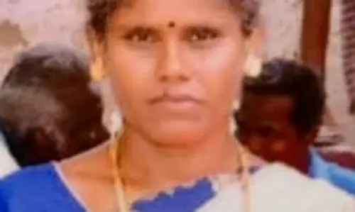 மோட்டார் சைக்கிள்கள் மோதிய விபத்தில் பெண் பலி; கணவர் உள்பட 3 பேர் படுகாயம்