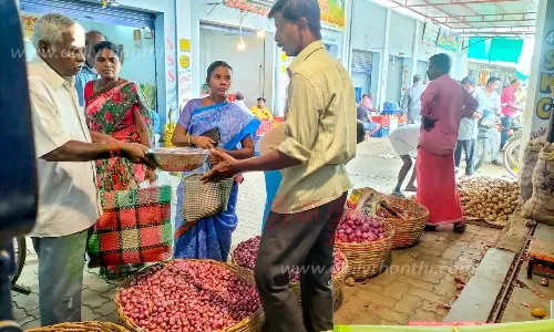 சின்னவெங்காயம் விலை உயர்வு