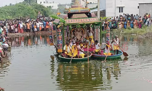 புரட்டாசி 3-வது சனிக்கிழமையையொட்டிபெருமாள் கோவில்களில் சிறப்பு பூஜை புரட்டாசி 3-வது சனிக்கிழமையையொட்டிபெருமாள் கோவில்களில் சிறப்பு பூஜை