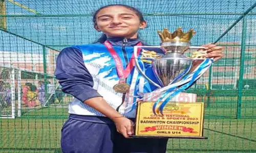 தேசிய இறகு பந்து போட்டி- மதுரை மாணவி தங்கம் வென்றார்