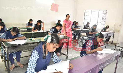 15 மையங்களில் திறனாய்வு தேர்வு 4,233 மாணவ-மாணவிகள் எழுதினர்