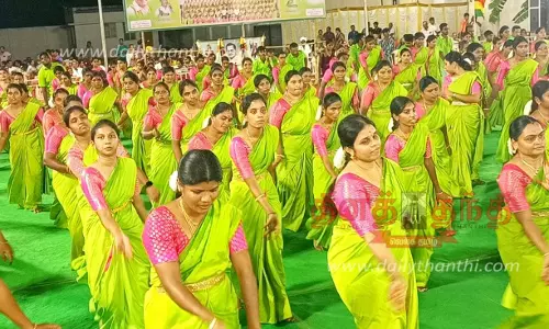 வள்ளி கும்மி கலைநிகழ்ச்சி- ஈ.ஆர்.ஈஸ்வரன் எம்.எல்.ஏ. தொடங்கிவைத்தார்