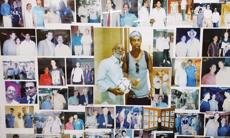 வித்தியாசமான கிரிக்கெட் ரசிகர்..!