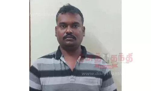 சிக்கன் கடையில் பணம் கொடுக்க மறுத்து தகராறு செய்த கார் டிரைவர் கைது