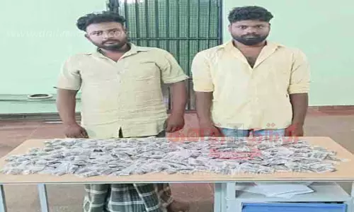 1½ கிலோ கஞ்சா பறிமுதல்; 2 பேர் கைது 1½ கிலோ கஞ்சா பறிமுதல்; 2 பேர் கைது