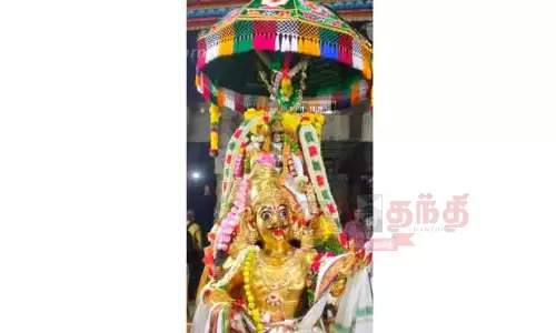 மதுரையில் தங்ககருட வாகனத்தில் கள்ளழகர்