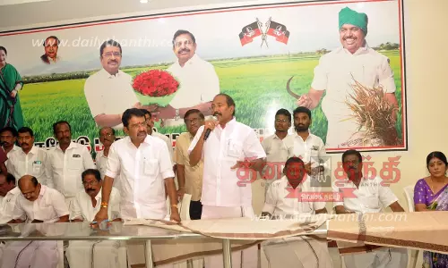 ஈரோட்டில் அ.தி.மு.க. கூட்டம்: நமக்கான ஓட்டுகளை பெற்றாலே 40 தொகுதிகளிலும் வெற்றி பெறலாம்- முன்னாள் அமைச்சர் தங்கமணி பேச்சு