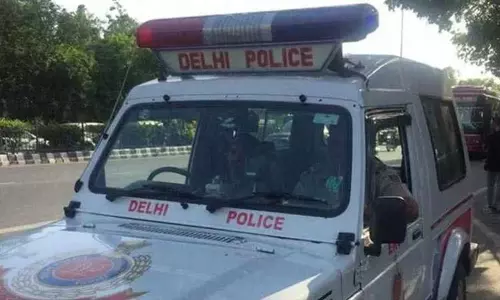 நாடு முழுவதும் 100 பேரிடம் ஆசை காட்டி மோசடி; டெல்லியில் நைஜீரிய நாட்டினர் கைது நாடு முழுவதும் 100 பேரிடம் ஆசை காட்டி மோசடி; டெல்லியில் நைஜீரிய நாட்டினர் கைது