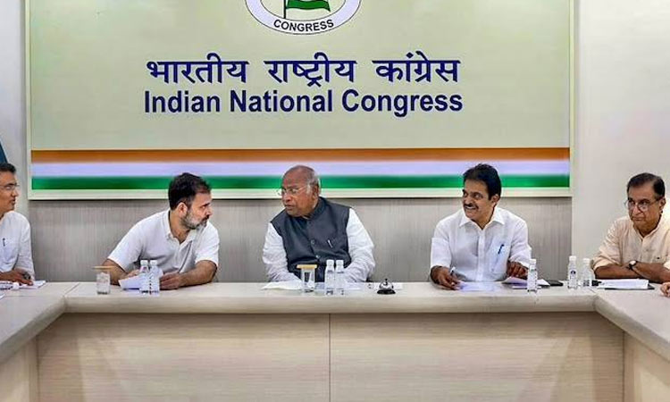 மல்லிகார்ஜுன கார்கே தலைமையில் காங்கிரஸ் செயற்குழு கூட்டம் தொடக்கம்