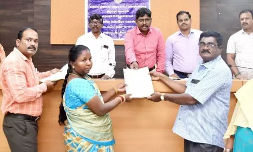 தூய்மைப்பணியாளர்களுக்கு நலத்திட்ட உதவிகள்