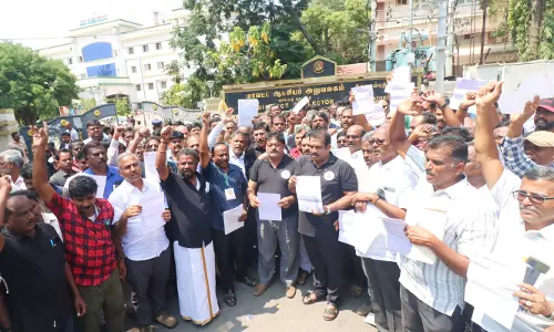 குறு, சிறு தொழில்நிறுவனங்களில் கருப்பு கொடி ஏற்றி போராட்டம்