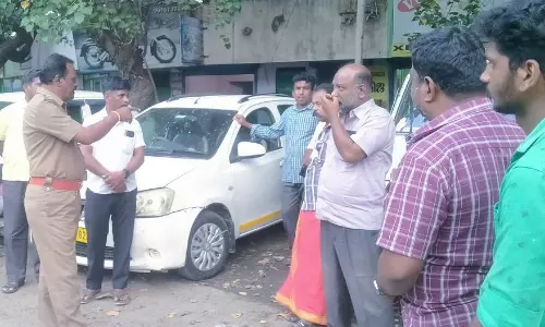 வட்டார போக்குவரத்து அதிகாரிகள் திடீர் சோதனை வட்டார போக்குவரத்து அதிகாரிகள் திடீர் சோதனை