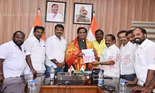 அனைத்து ரெயில்களும் நின்று செல்ல நடவடிக்கை எடுக்க வேண்டும்