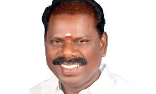 கவுரவ பேராசிரியர்களை நியமிக்க வேண்டும்