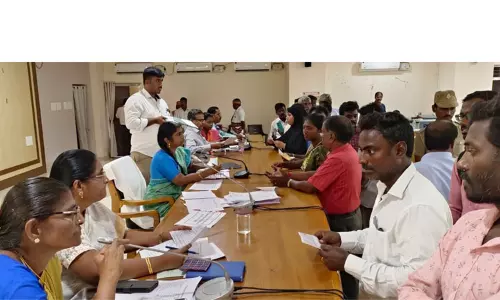 பொதுமக்கள் பயன்பாட்டுக்கு கோவில் நிலத்தை வழங்க வேண்டும்