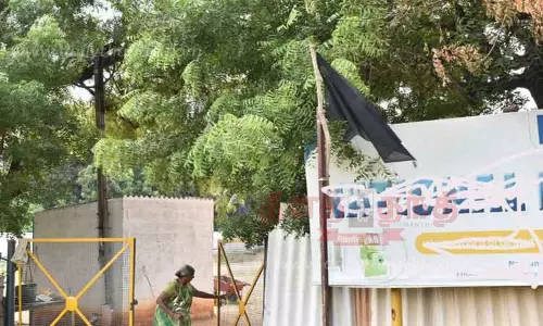 மின்சார கட்டணத்தை குறைக்க கோரி  6 ஆயிரம் தொழிற்சாலைகளில் கருப்புக்கொடி ஏற்றி போராட்டம்