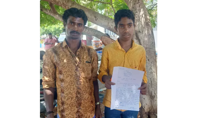 பள்ளி படிப்பை தொடர முடியாமல் தவிக்கும் பழங்குடி மாணவர்:உதவி கேட்டு தேனி கலெக்டரிடம் மனு