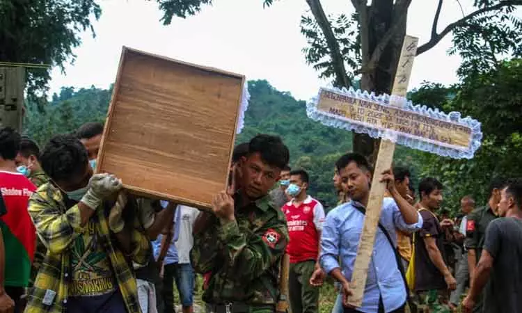 மியான்மரில் ராணுவம் நடத்திய வான்தாக்குதலில் 30 அகதிகள் பலி