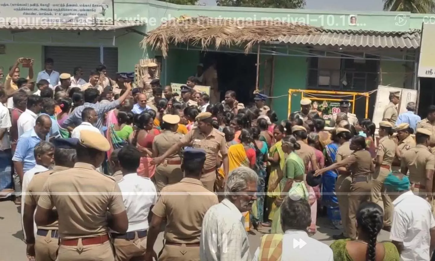 பொதுமக்கள் சாலை மறியல் பொதுமக்கள் சாலை மறியல்