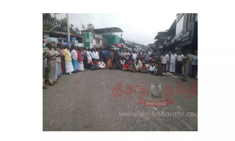 பந்தலூர் அருகே, ஊருக்குள் புகுந்து காட்டுயானைகள் அட்டகாசம்; பொதுமக்கள் அலறியடித்து ஓட்டம்