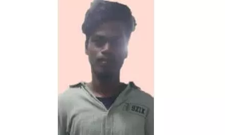 கடை உரிமையாளரை அரிவாளால் வெட்டியவர் கைது