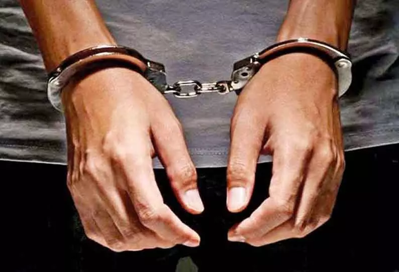 சிதம்பரம், சேத்தியாத்தோப்பு பகுதியில்    தொடர் திருட்டில் ஈடுபட்டவர் கைது; ரூ.8 லட்சம் மதிப்புள்ள நகைகள் மீட்பு