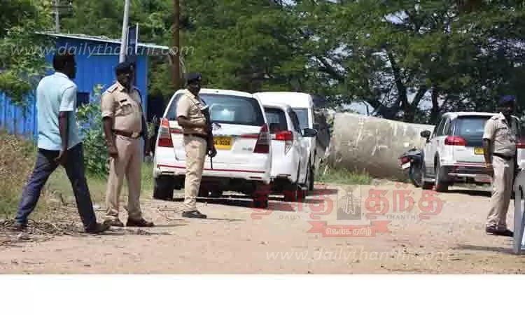 கரூரில் 2 மணல் குவாரிகளில் அமலாக்கத்துறையினர் சோதனை