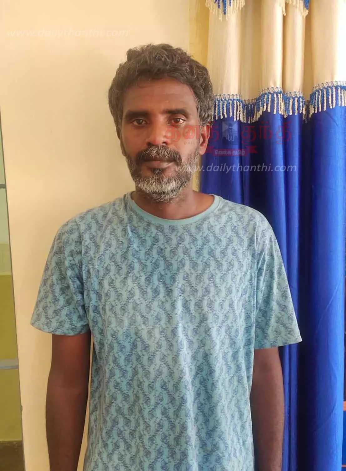 பெண் டாக்டரிடம் கத்திமுனையில் நகை பறிக்க முயன்ற வாலிபர் சிக்கினார்