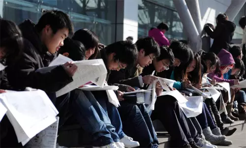 சீனாவில் வேலையில்லா திண்டாட்டம் அதிகரிப்பு