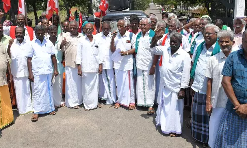 வன உயிரினங்களால் பாதிப்பு:நிவாரணம் கேட்டு விவசாயிகள் ஆர்ப்பாட்டம் வன உயிரினங்களால் பாதிப்பு:நிவாரணம் கேட்டு விவசாயிகள் ஆர்ப்பாட்டம்