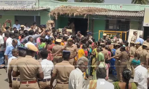 பொதுமக்கள் சாலை மறியல் பொதுமக்கள் சாலை மறியல்