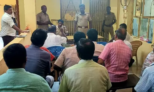 புகையிலை பொருட்கள் விற்றால் கடும் நடவடிக்கை புகையிலை பொருட்கள் விற்றால் கடும் நடவடிக்கை